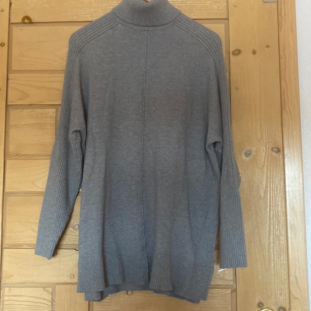 Comfy, soft gray time and Tru turtleneck, XL